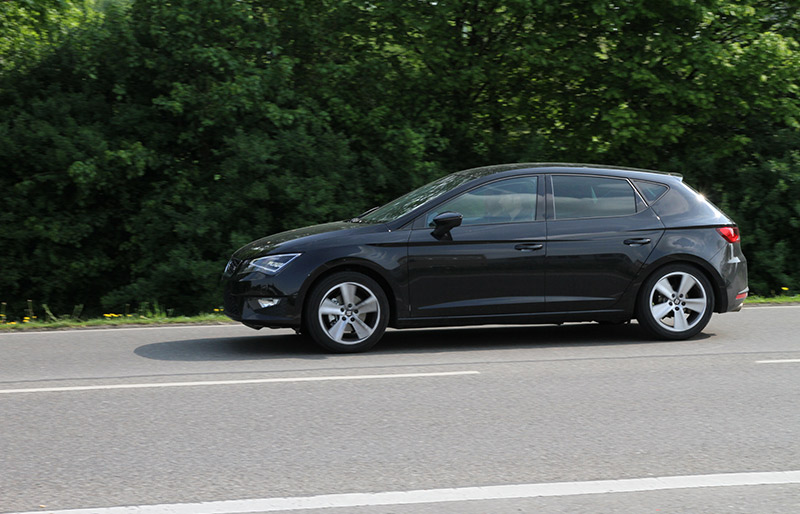 Seat Leon 1.4 TSI on the overtaking lane